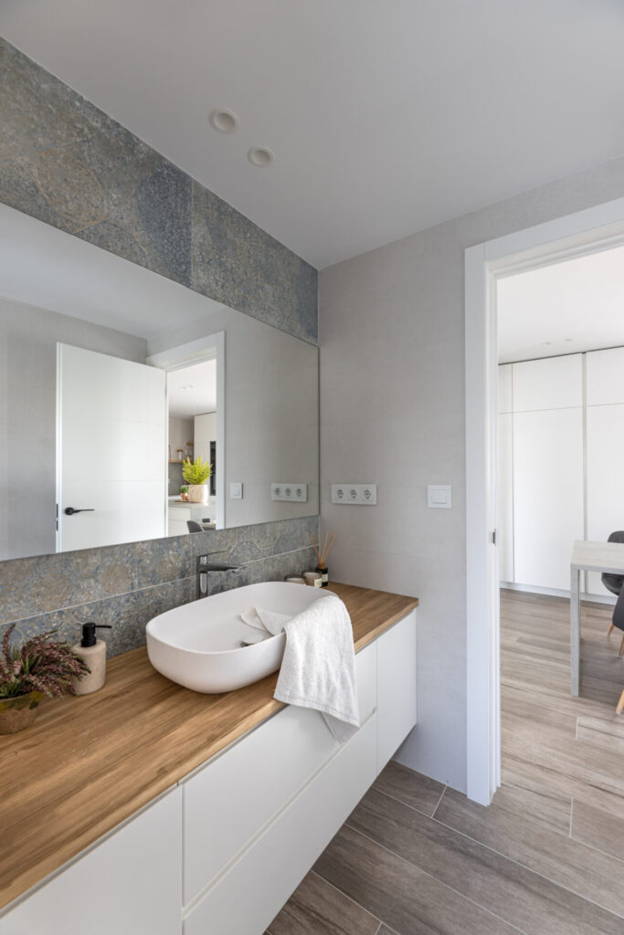 baño amplio habitación doble