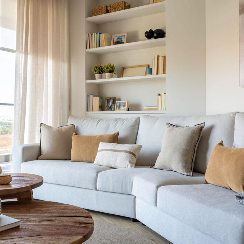 Un hogar cálido y contemporáneo en el corazón de Barcelona